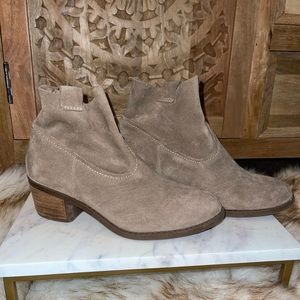 Carlos Santana Suede Ankle Boots